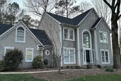 Image de Family-Friendly 3br/2. 5ba Retreat | Cul-de-Sac | Fenced Yard & Soaking Tub