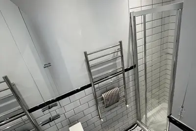 Image de Charming Victorian 3-bedroom house in Kenilworth perfect for relaxing stays.