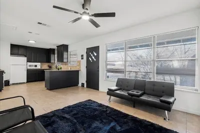 Image de Private Austin Getaway Near Ut, Downtown & 6th St
