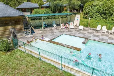 Image de ZEcamping piscine chauffée pet friendly chalet Tv Lv Bbq 31m2 6 pers