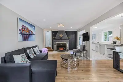 Image de Snowmobile-In Waterfront Suite | Sauna | Sleeps 6