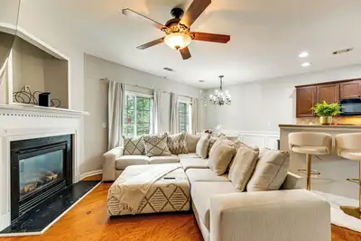 Image de Community Pool! East Atl Base Near Mercedes-Benz