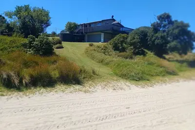 Hosts on the Coast Hahei Sands