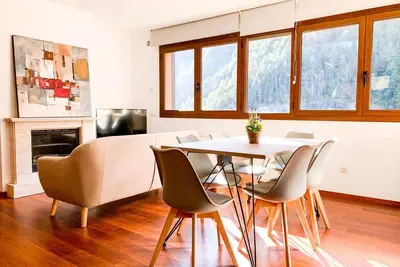 Image de Appartement Moderne, 5 pers, 2 Chambres, Parking inclus