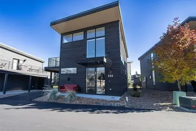 Image de Updated 2-bedroom in tranquil Whitefish with Hot Tub and Big Mountain views