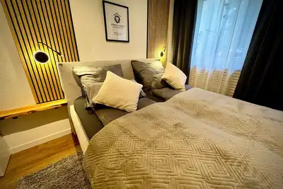 Image de ★ New & Renovated ★ Modern apartment Stylish design living