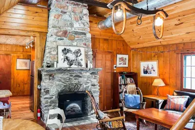 Image de Timpani Corners | Private Pond • Ac