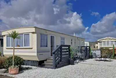 Image de 3 Bed - Heated Pool, Parking, Near Beach