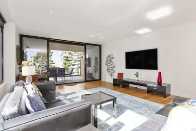 Image de Waterfront Apartment with Stunning Bay Views