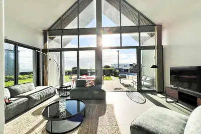 Image de Villa d'architecte avec vue sur la mer