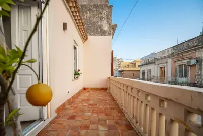 Image de Élégante maison individuelle dans le centre-ville