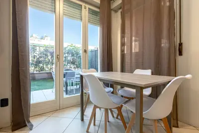 Image de Bright Studio Apartment with Private Garden