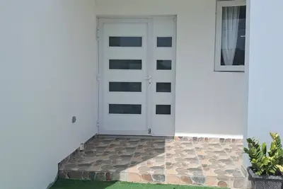 Image de Lovely 2-bedroom Private house with Ac in perfect Oranjestad location