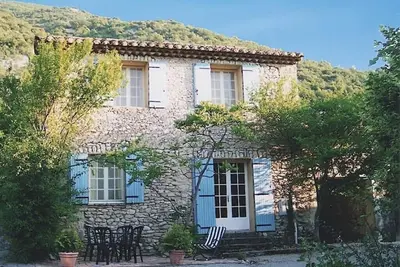 Image de La Fénière - Ventoux - Toulourenc - Maison de village avec piscine.