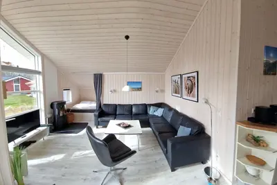 Image de 90m² vacation home close to the beach with lots of space and charm for 10 people and dog