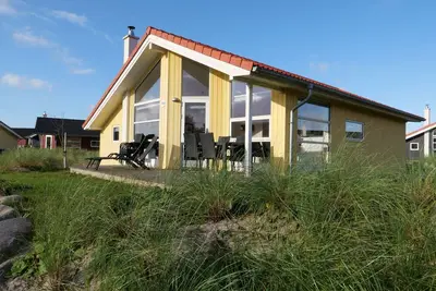 Image de Comfortable vacation home with Scandinavian flair - for family, friends & with H