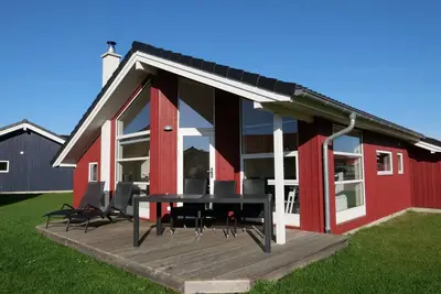 Image de Scandinavian living in a 79m² vacation home with sauna for 8 people