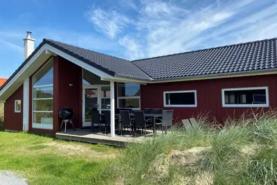 Image de 90m² vacation home with plenty of space and charm for up to 10 people