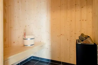 Image de 62m² large vacation home with Scandinavian flair - for family, friends & with Hu