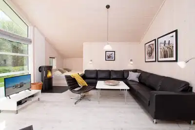 Image de 79m² large vacation home with Scandinavian flair - for family, friends & with Hu