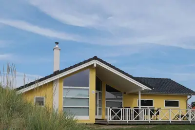 Image de 90m² vacation home with Scandinavian flair - for family, friends & with Hu