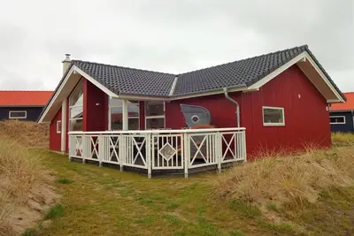 Image de 79m² large vacation home with Scandinavian flair - for family, friends & with Hu
