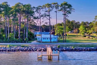Image de Coastal escape with bay views, fishing, Washer / dryer, and Wifi
