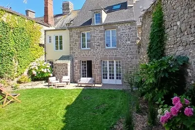 Image de Charme normand, à deux pas du port de Barfleur, en Val-de-Saire, Normandie.