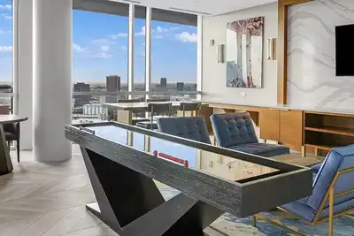 Image de Fifa Luxury-1br Presidential Ste-Parking Incl. -Walk to Stadium-Sleeps 4