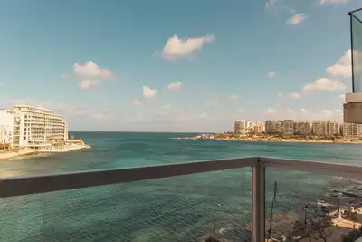 Image de Seaside Luxe, Spinola Bay Apartment