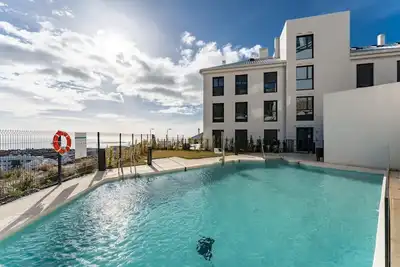 Image de Retraite côtière avec piscine partagée, Fuengirola