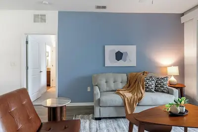 Image de Landing | Beautiful 2bd, Game Room, Clubhouse