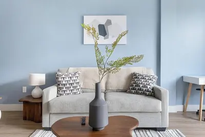 Image de Landing | Chic 2bd, Gym, Courtyard