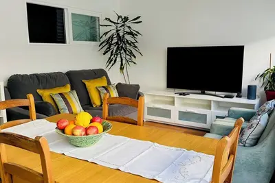 Image de Cozy apartment with outdoor space.