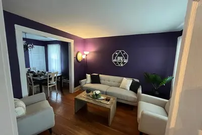 Image de Perfect 2-bedroom bungalow in gorgeous Dearborn neighborhood