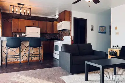 Image de Sunrise Balcony, private back porch centrally located minutes to 83 &  Rt 30