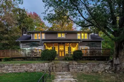 Image de Pet-Friendly Historic Retreat Near Kentucky Artisan Center & Pinnacles