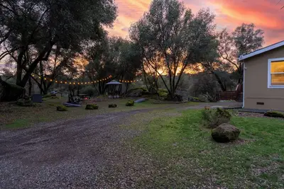 Image de Yosemite Nature Escape: Pvt Gem • Pets • Bbq • Cozy • Split BRs