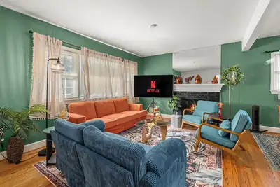 Image de \nArlington Charm | Cozy 5br Home Sleeps10 | Near Dc