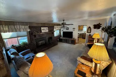 Image de Spacious 3br Ranch Home across from Lake Arbor Park with Private Covered Patio