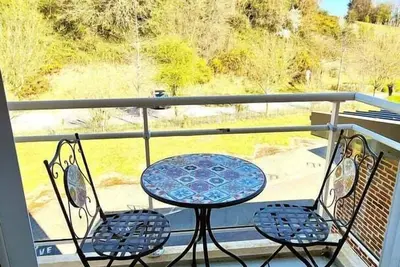 Image de Chez Laurence | Balcon ensoleillé • Plage à pied • Veules-les-Roses