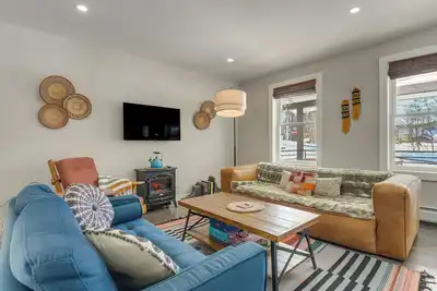 Image de Bradford Group Getaway! Cabin w/ Deck & Fire Pit