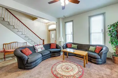 Image de Walk to Old Town Ottawa! Starved Rock Country Home