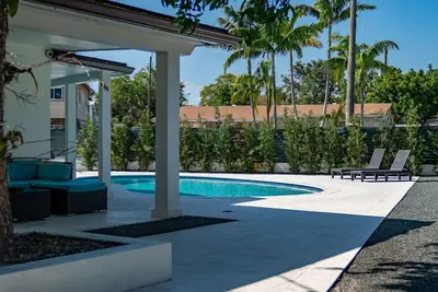 Image de Baby camellia modern, luxurious and spacious house