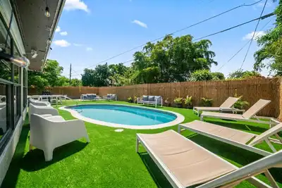Image de Casa christina i 5 min to beach i tropical pool
