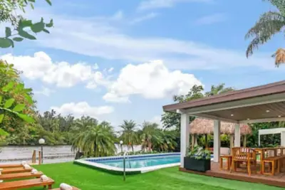 Image de Hermes Inspired Villa | Waterfront | Pool |Tiki