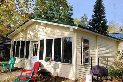Image de West Cottage on the Pond