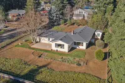 Image de Oregon Wine Country Hillside Retreat w/4 bedrooms, 3 baths.