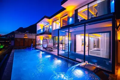 Image de Villa in Kalkan with infinity pool, sauna and Turkish bath.