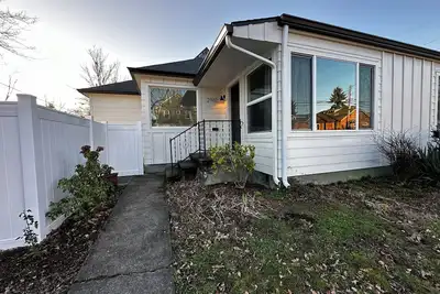 Image de Central 2bed/2bath apartment in Vancouver Dt with Ac - pet friendly